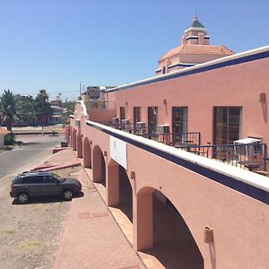 Los Jitos Hotel & Suites